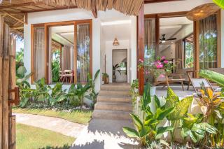 La Luna Villa Siargao - CoLiving w Private Rooms, Pool & Rooftop - 3