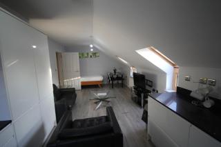 Holden Court Apartments - Apt 6 - 7