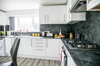 Central Leamington Spa House with Free Parking, Fast Wifi, Smart TV with Free Netflix and Garden by Yoko Property - 7