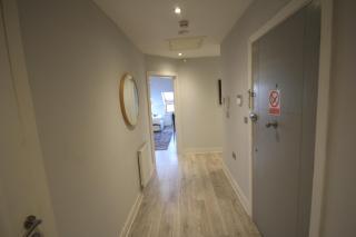 Holden Court Apartment 5 - 4