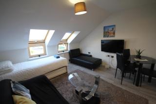 Holden Court Apartment 5 - West Drayton - 2