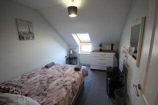 Holden Court Apartment 5 - 1