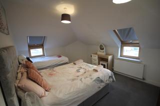 Holden Court Apartment 5 - 2