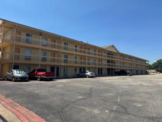 Capital O Georgetown TX I 35 - 8