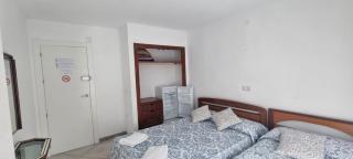 Habitación Doble con capacidad para Tres a 100 m de la Playa - 0