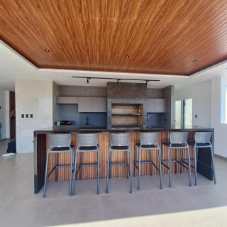 Oasis Luxury and Relaxation in Santa Cruz - 3