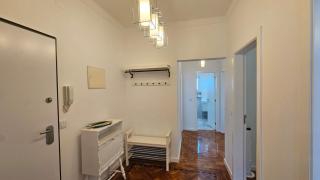 Almada Lisbon em frente dos transportes públicos - 7