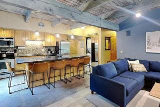 Timberline Condominiums 2 Bedroom Deluxe Unit C2E - 8