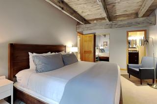 Timberline Condominiums 2 Bedroom Deluxe Unit C2E - 4