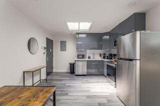 Bright 2BR 2BA Steps from Central Park, Great Location! - 5