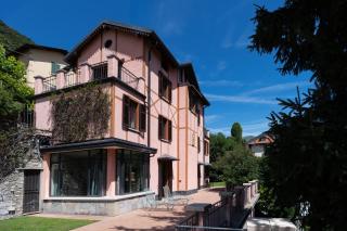 Pink Villa - by MyHomeInComo - 0