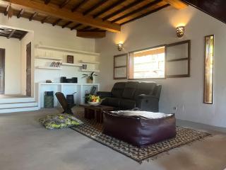The Grove 4 bedroom beachfront villa - 7
