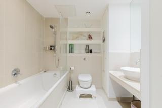 Eclectically Curated 2BD Flat in Canary Wharf - Londen - 6