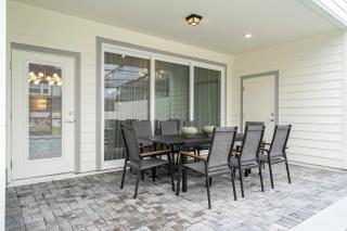 Upstay Family Fun 5BR Retreat w Pool & Games Room - 5