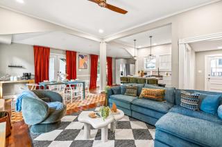 Spacious 4BD - Sleeps 10 - Movie Night & BBQ - 2