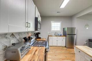 9 Mi to Dtwn ATL Pet-Friendly Apt with Yard - 2