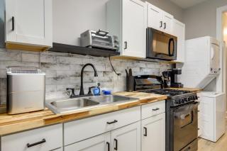 Pet-Friendly ATL Hub - 9 Mi to Downtown - 9