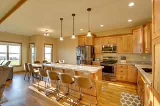 Game Room and Views Family Retreat on Silver Lake - 6