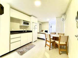 Localização Central! A 500 metros da Vila Germânica, Ar-Condicionado, Wi-Fi, Cozinha completa, Garagem Privativa Reserve agora - 9