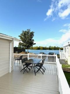 Peaceful Lakeside Chalet - LONG TERM STAYS Welcome - 9