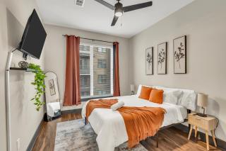 1BR Alongside Q2 and Domain With Pool, Gym and Free Parking - 0