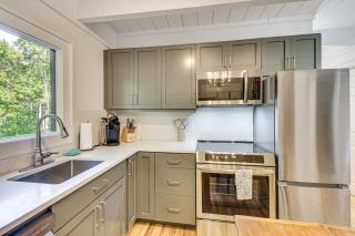 Newly Renovated Pet-Friendly Sapphire Retreat! - 5