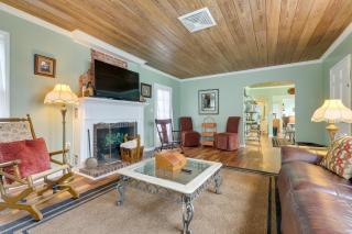 4 Mi to Jetty Park Beach! Family Home with Game Room - 6