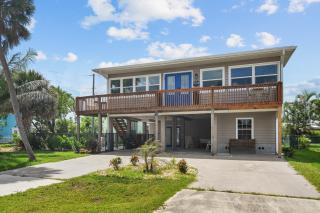1 Mi to Fort Myers Beach Access! Chic Coastal Home - 9