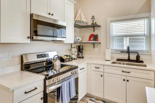 1 Mi to Fort Myers Beach Access! Chic Coastal Home - 2