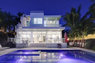 Miami Stunning Waterfront Villa Escape - 0