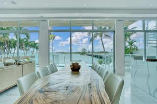 Miami Stunning Waterfront Villa Escape - 7