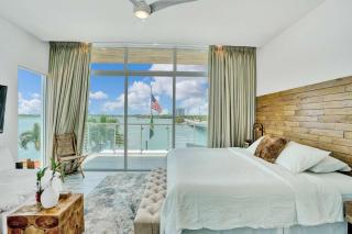 Miami Stunning Waterfront Villa Escape - 3