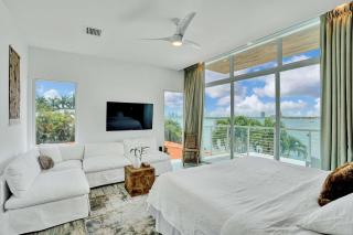 Miami Stunning Waterfront Villa Escape - 2