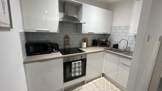 Chic & Comfy 1 Bed Apartment Sheffield Stay - 6