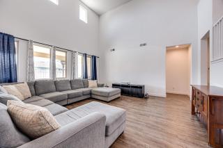 1 Mi to Golf! Spacious and Modern Home in Dinuba - 6