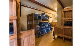 St James Family Suite 1 - Historic Hotel - 3