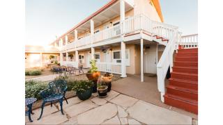 St James Family Suite 1 - Historic Hotel - 2