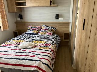 MH 399 3 chambres et 2 salles de bain entièrement équipé dans camping 4 étoiles - 6
