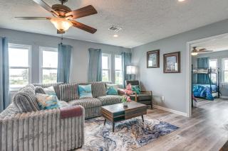 Private Home on Lagoon with Views in Hitchcock! - 5