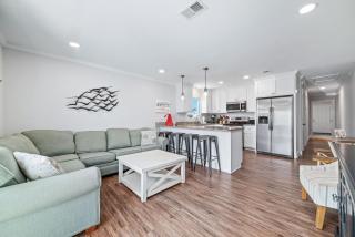 The Sand & Surf Beach House - 9