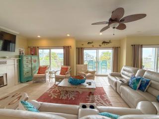 Aquapelago Pool pet Friendly St George Island Family Home - 6