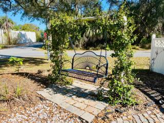 Almost Heaven by Tybee Cottages - 2