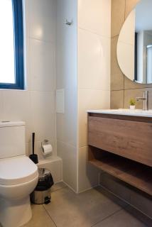 Full Stylish 2BR Oasis for 5 in Lively Las Condes - 5
