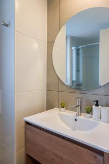 Full Stylish 2BR Oasis for 5 in Lively Las Condes - 6