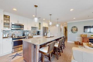 Water's Edge 105 South - 5