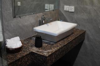 Goldcrest Mall - Artistic One Bed Suite - 3