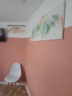 Whole Annexe in our family home & private entrance - 6