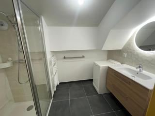 Dans résidence neuve LE SNOW ROC sur les pistes, appartement 8 personnes 2 chambres et coin montagne avec Terrasse WIFI et SAUNA - 4