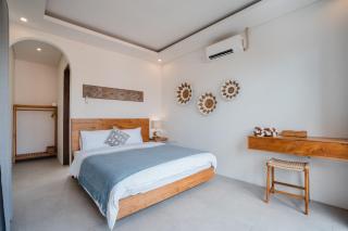 Honey Villa Canggu - 2
