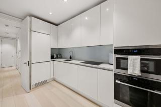 SG, Chic Covent Garden Apartment - 2